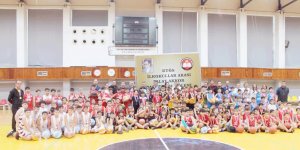 Akkor anısına oynadılar