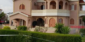 Bir şarjörü eve boşalttı...