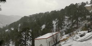 Trodos beyaza büründü