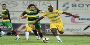 Zihni ilk yarıyı kapattı