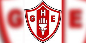 Girne Halk Evi'nde Veli Esendağlı aday