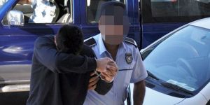 Araba içerisinden para çaldı