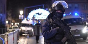 Kıbrıslı Rum gazeteciler AP binasında mahsur kaldı