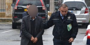 Ercan'da unutulan cep telefonunu çaldı