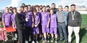 Şampiyon Sedat Simavi