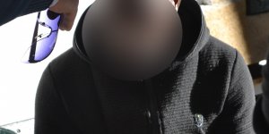 Arkadaşının ehliyetini sirkat edip, araba kiraladı