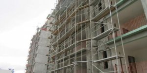 Kurallara uymayan inşaat durduruldu