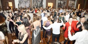 Near East Bank’tan yeni yıl balosu