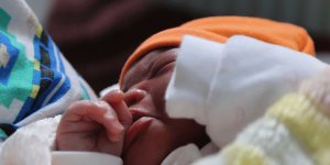 Yılın ilk bebeği Lefkoşa Devlet Hastanesi'nde doğdu