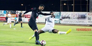 Zirvedekiler ayakla vurdu