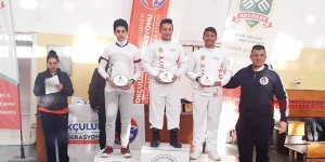 Yılın başarılı isimleri ödüllendirildi