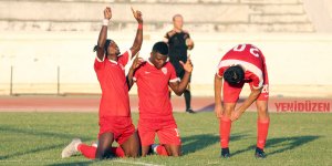 Charles Folley Hindistan’da