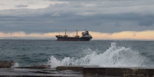 Fırtına nedeniyle bazı gemiler Girne açıklarına demirledi