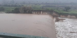 Güzelyurt ve Lefke'de dereler akıyor