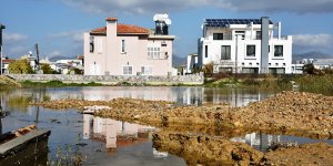 Kermiya'da yağmur suları boşaltılıyor