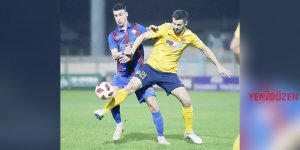 Lider takıldı, takipçiler yanaştı