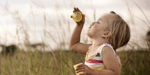 Evet… Çocukluk… Kovulma tehlikesi olmayan cennet…