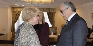 Akıncı, Lute ile görüştü