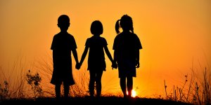 İyi gün dostunun kötü güne borcu