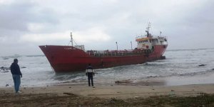 Kaptan ve mürettebat kurtarıldı