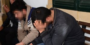 Araçtan hırsızlık yapanlar yakalandı