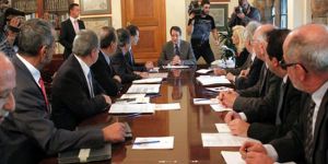 TROKYA adada, ÖZELLEŞTİRME masada