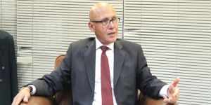 “Şart koşarak müzakereler yürümez”