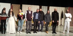 SOS ÇOCUKKÖYÜ YARARINA TİYATRO OYUNU SAHNELENDİ