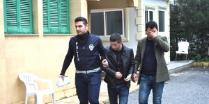 Çaldığı telefonları satıyorken yakalandı