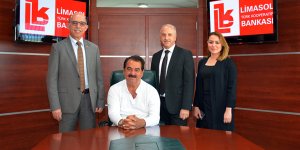 Tatlıses Limasol Bankası’nı ziyaret etti