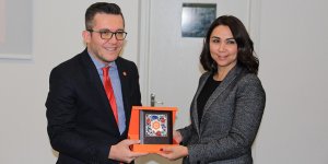 Baybars “Düzensiz Göçmenler ve KKTC” konferansına katıldı