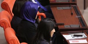 Başörtülü vekiller TBMMde