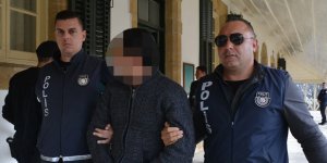 Chalil 18 ay hapse mahkûm oldu 