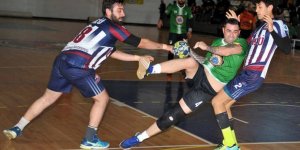 Hentbolda büyükler sahne alıyor