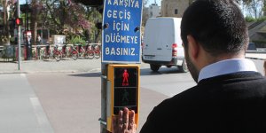 Görme engelliler için trafkte sesli uyarı