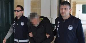 Kumar makinesine yumruk attı