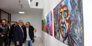 Özbeşer’in “Colours Of Life” sergileniyor