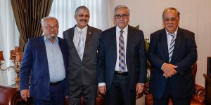 Savaşta karşı karşıya, şimdi dost