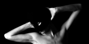  Yıltan Taşçı’dan “Siyah Maskeli Kadın”