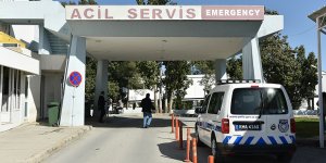 Otel odasında ölü bulundu.