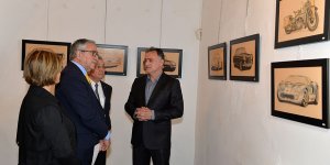 Vardal’ın “Sırlar ve Otomobiller” sergisi açıldı