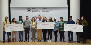 DAÜ'den 130 başarılı öğrenciye para ödülü