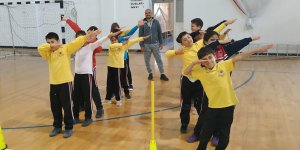 Amaç hem sporu hem atletizmi sevdirmek