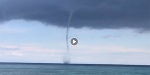 Girne açıklarında hortum