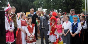 Açılış 'barış güvercini' ile yapıldı