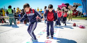 Yeniboğaziçi'nde çocuk şenliği