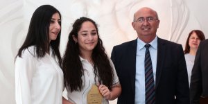 Gençler, “Basın Özgürlüğü”nü yazdı