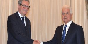 Downer: “Santim santim ilerliyor”