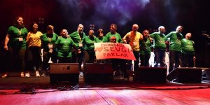 Yüreklere dokundular, alkışlandılar