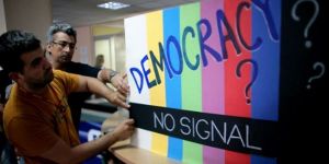 ERT Binası polis müdahalesiyle boşaltıldı